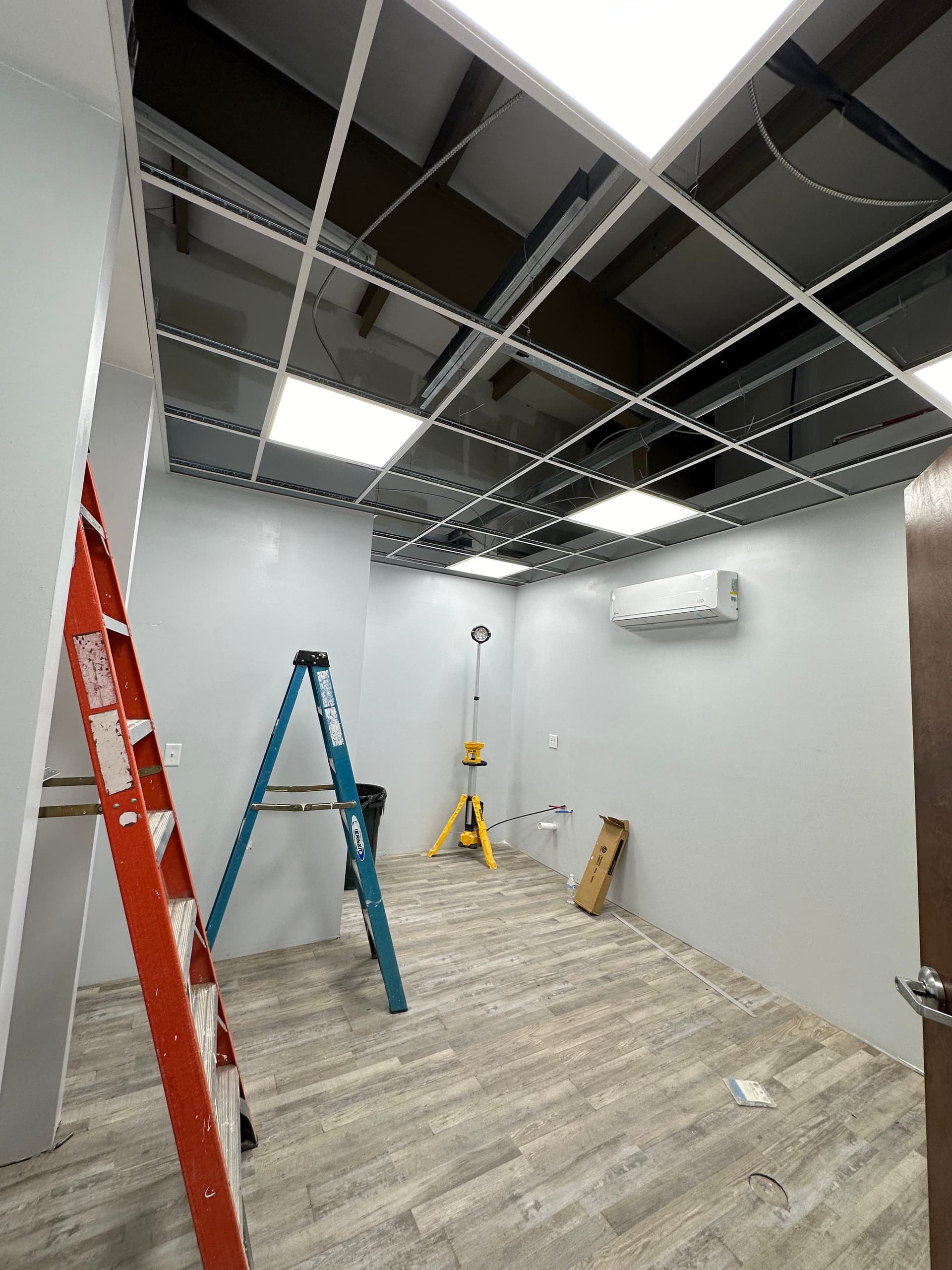 Gallery photos for Comprehensive Electrical Solutions for Homes and Businesses: Image #3